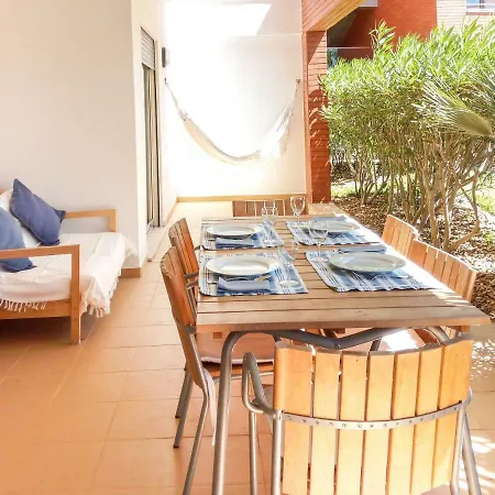 Palm Village Apartment *