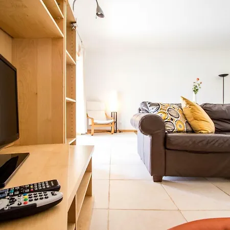 Palm Village Apartment *